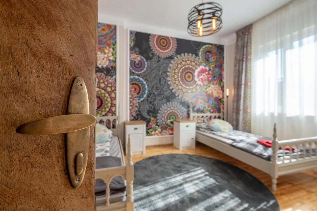 Artilcious Two Bedroom Park View Apartment Sofia