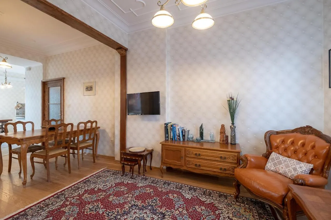 Artilcious Two Bedroom Park View Apartment Sofia